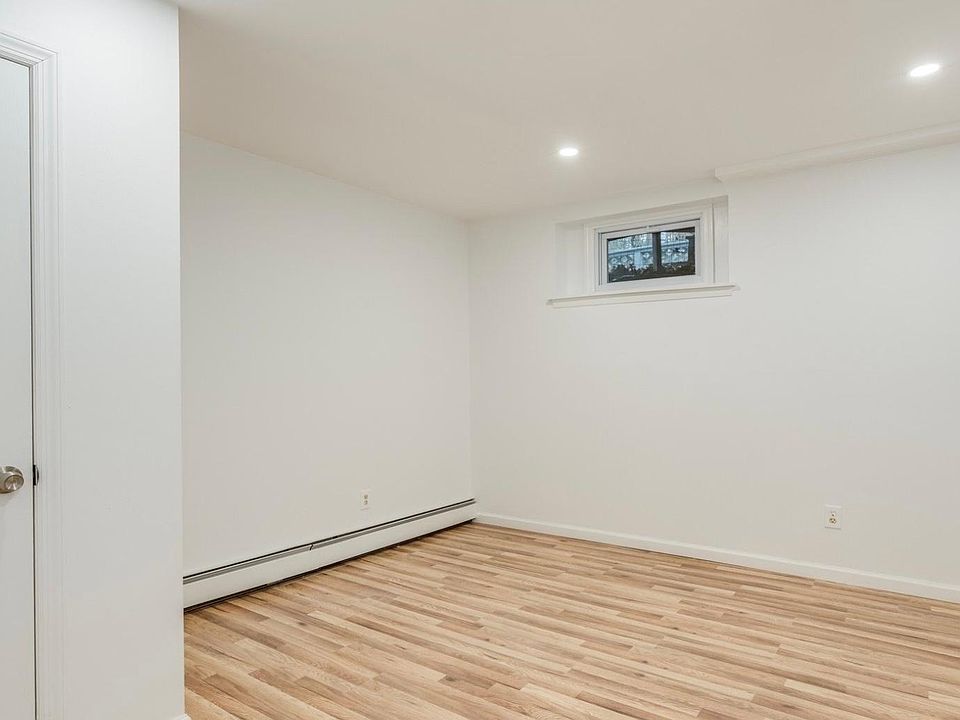 1st image of 1 Temple Ln