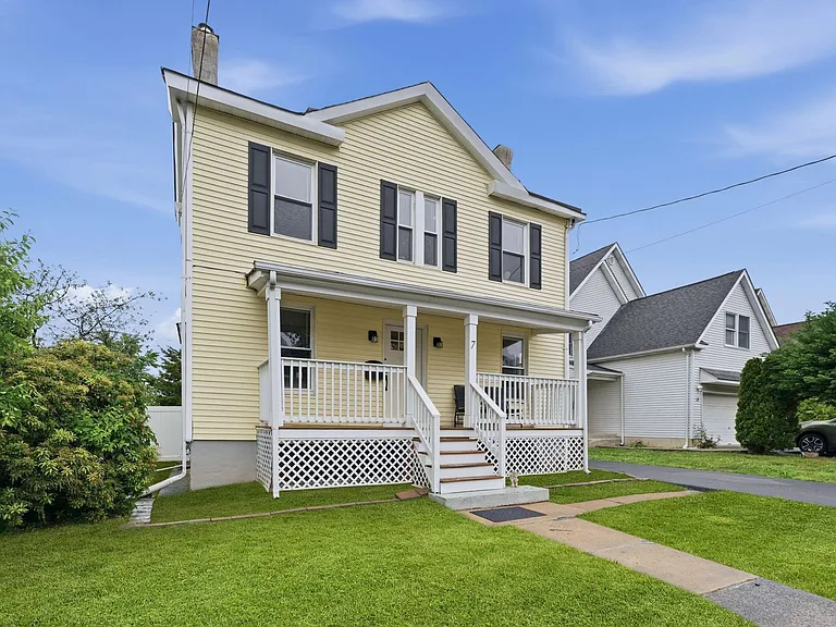 7 Fairview Ave — Photo 3