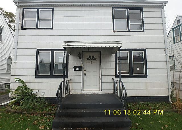 1st image of 2745 W 89th St