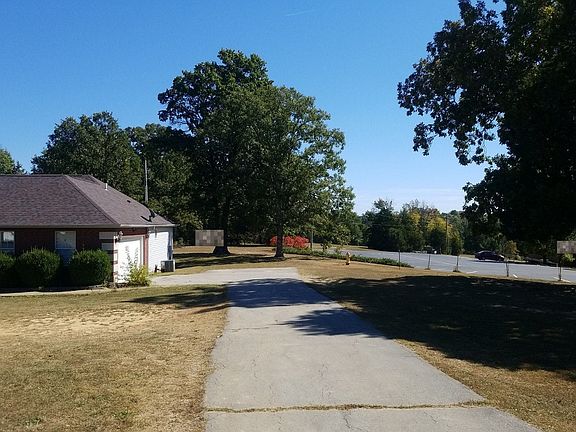 4th image of 201 Scenic Hills Dr