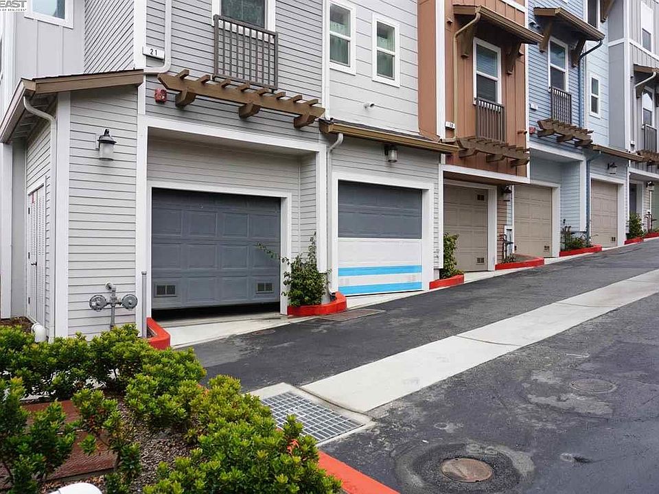 1st image of 21 Honeysuckle Ct
