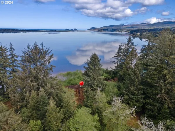 5510 Wee Willie Ln, Netarts, OR 97143