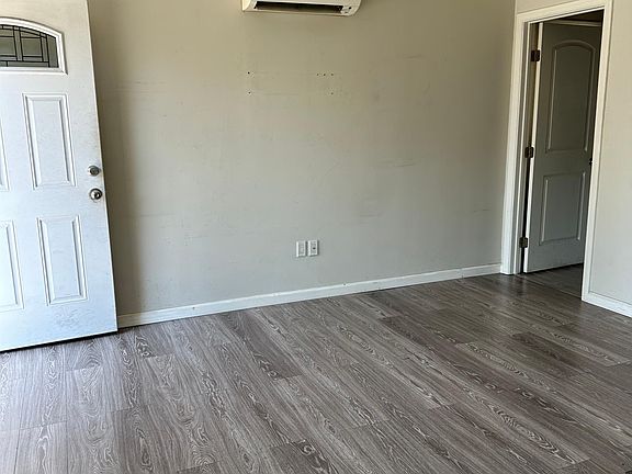 5th image of 11030 McVine Ave