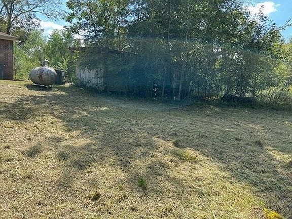 5th image of 670 Adams Rd