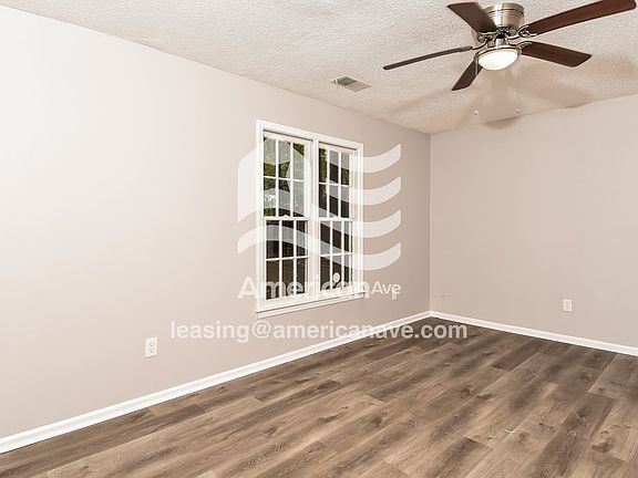 6915_005_wm_-_main_bedroom_13246669.jpg