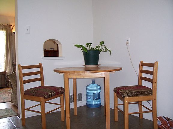 Eat-in kitchen