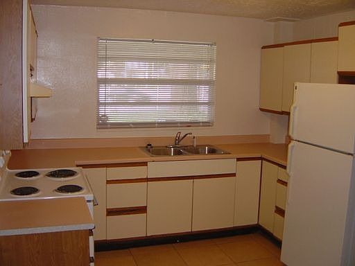 5th image of 917 Dowd Ave APT A