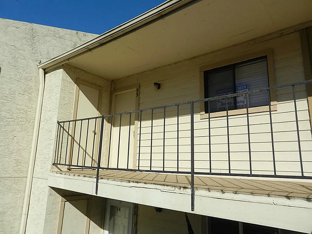 Building Photo - 10075 Westpark Dr #95