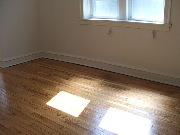 3rd image of 2858 W Barry Ave #Garden