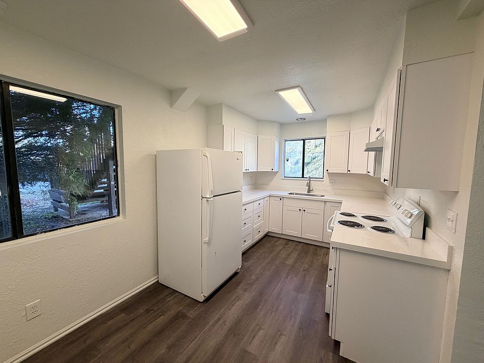 1st image of 215 S 1400 W #215