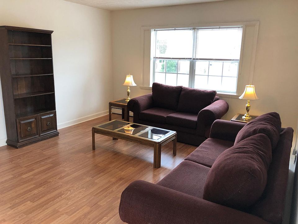 1st image of 3220 Memorial Blvd #1