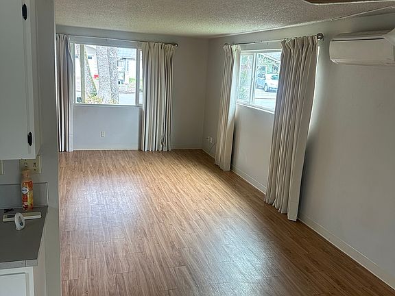 5th image of 1790 Brewer Ave