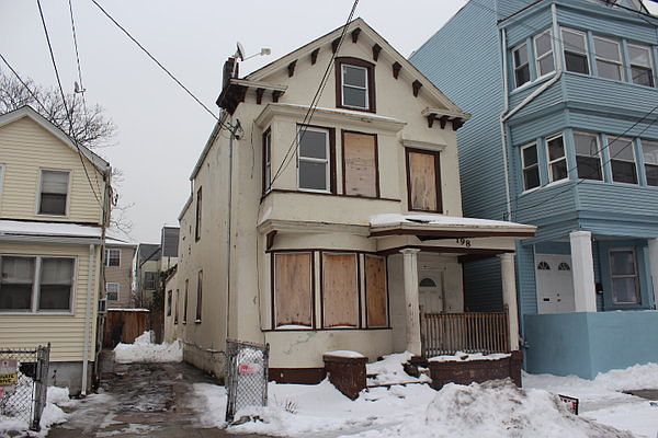 1st image of 198 Littleton Ave