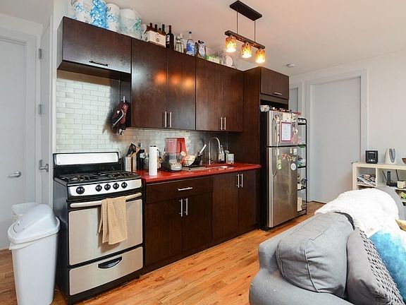 5th image of 469 Park Pl #2KW