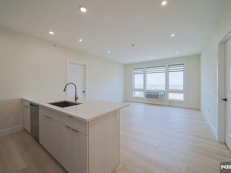 401 E Central Blvd #2A — Photo 3