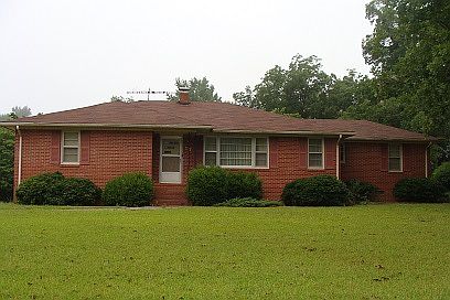 1st image of 20 Hall Dr