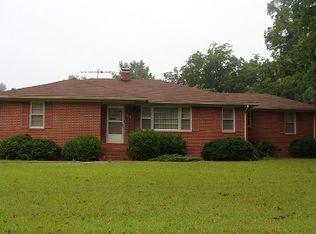 20 Hall Dr, Sandersville, GA 31082