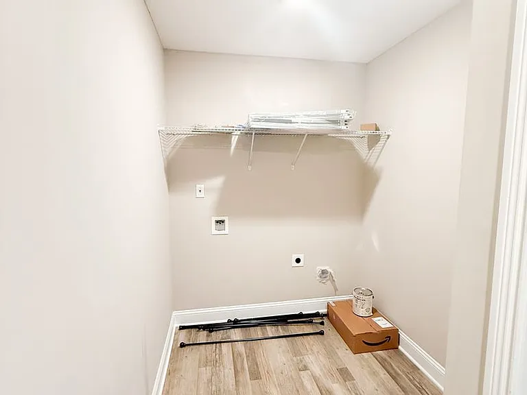 796 Lillian Grace Dr — Photo 6