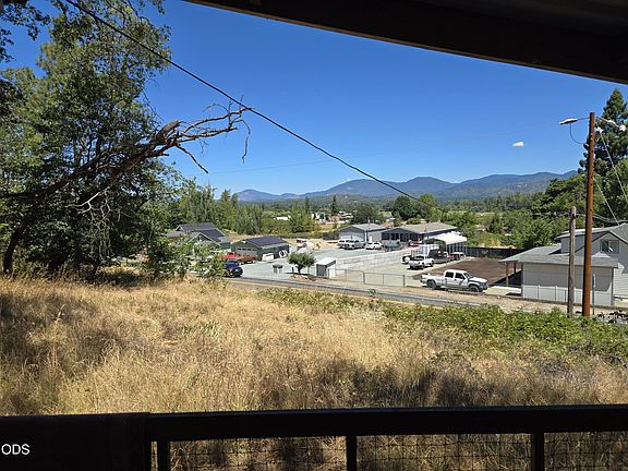 4th image of 4618 Redwood Ave
