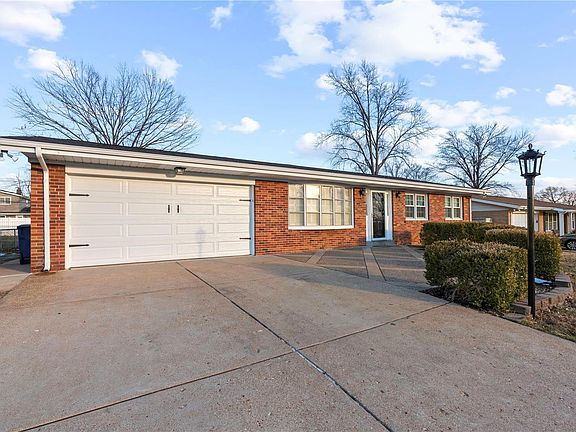 2nd image of 4216 Hedgemont Dr