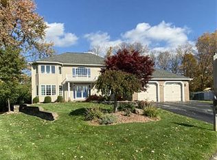 7418 Bay Chapel Cir, Liverpool, NY 13088