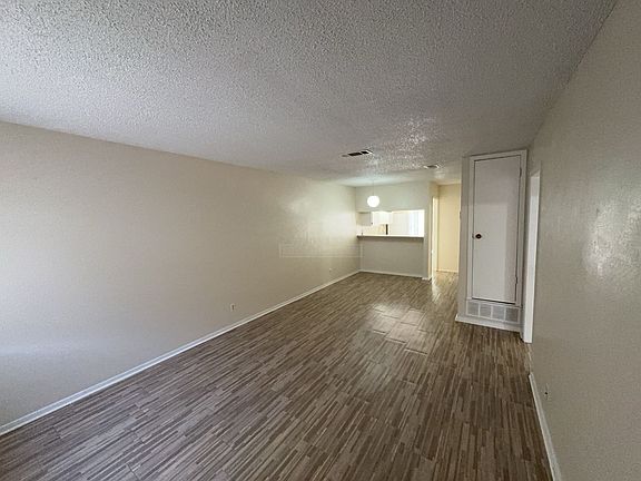 3rd image of 1209 Wales Dr #D