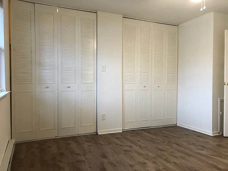 42A Oxford Vlg — Photo 21