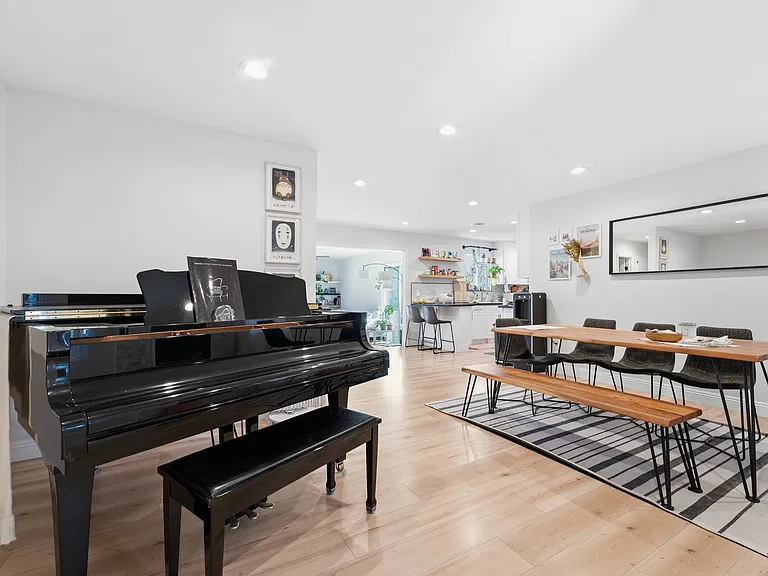 7622 Anita Ln — Photo 3