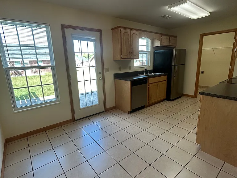 47 Parker Ridge Rd — Photo 6