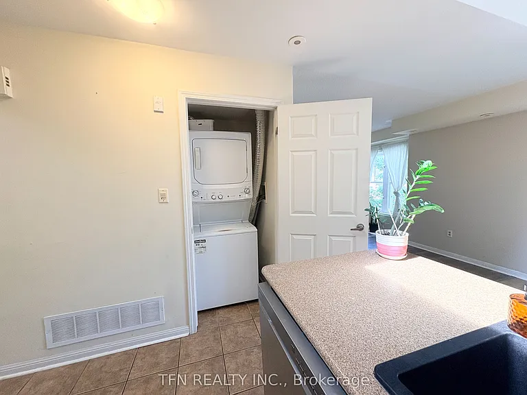 588 Shoreline Dr #3 — Photo 38