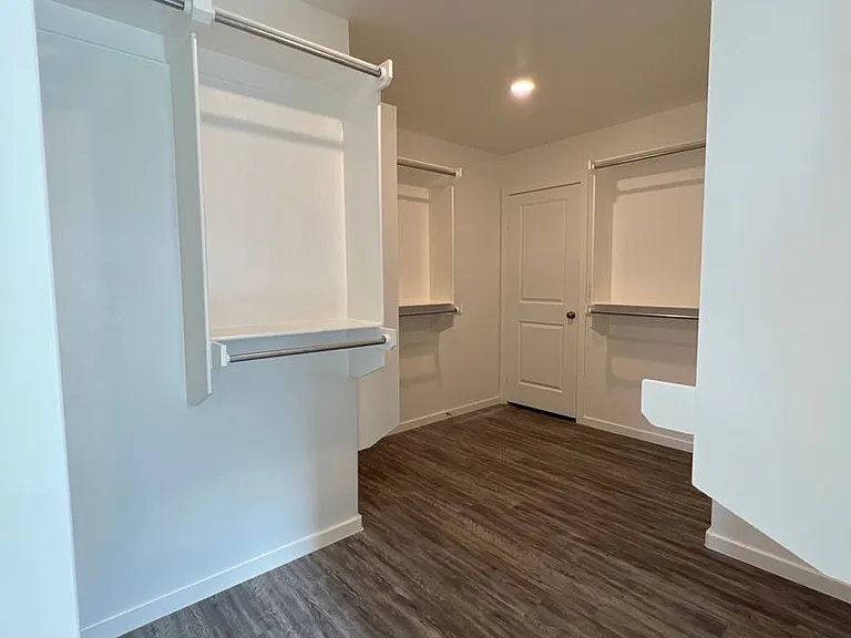 1910 Crescent Pl #1118 — Photo 9