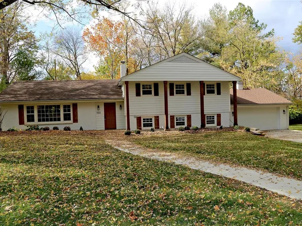1101 Thornwood Dr, Saint Louis, MO 63124