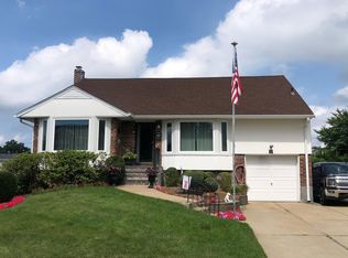 14 Orange Dr, Jericho, NY 11753