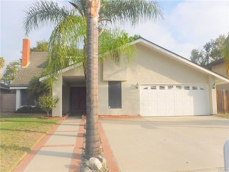 1st image of 1119 E Bermuda Dunes St