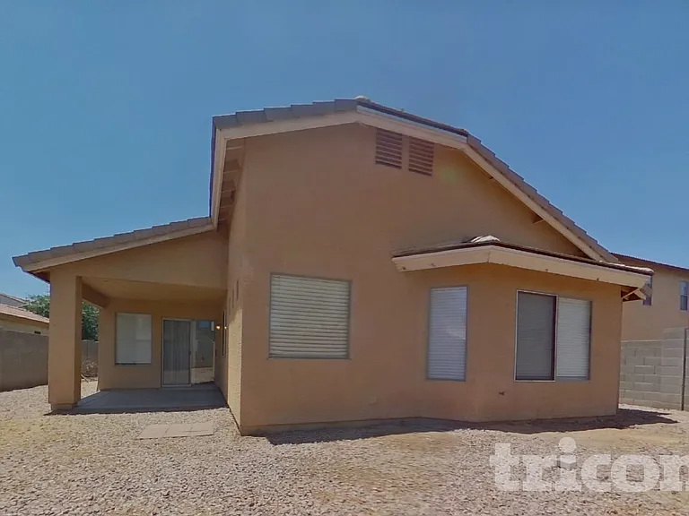 2215 S 83rd Ln — Photo 16