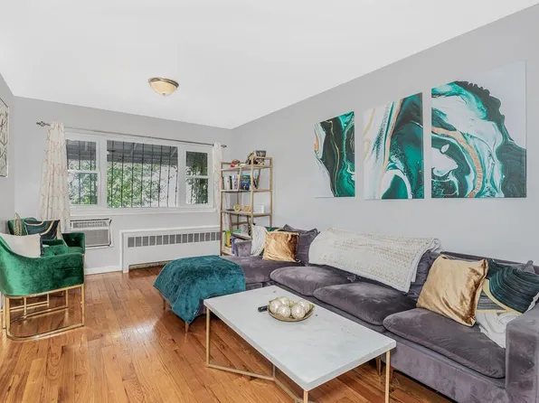 808 E 227th Street, Bronx, NY 10466