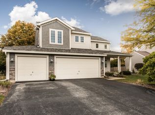 1074 Wrens Gate, Mundelein, IL 60060