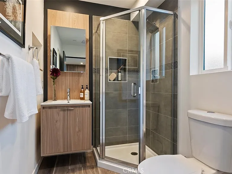 13538 Vanowen St #5 — Photo 12
