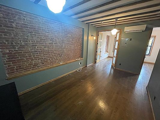 1st image of 179 Montrose Ave #2R
