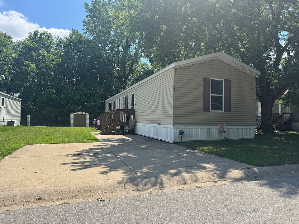 1st image of 303 Brookside Mnr #303