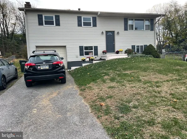 270 Canary Cir, York, PA 17404