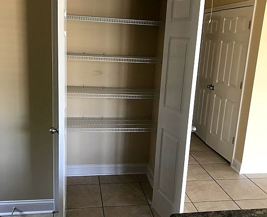5th image of 158 Mayfield Dr