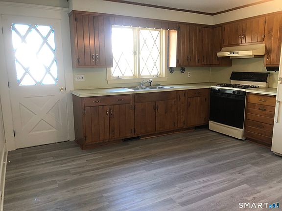 4th image of 23 Chestnut Avenue