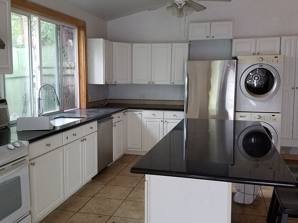 1st image of 2367 Saint Thomas St
