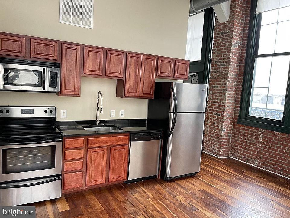 1st image of 1010 Arch St Unit 205