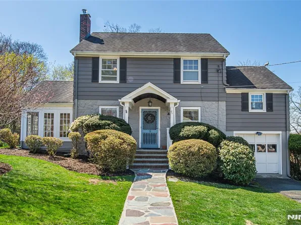 12 Harding Rd, West Caldwell, NJ 07006