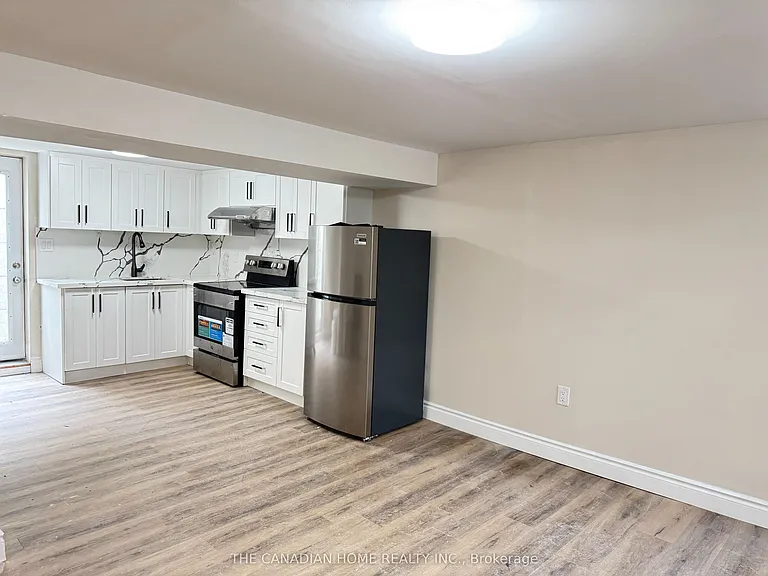 26 Dunblaine Cres — Photo 3