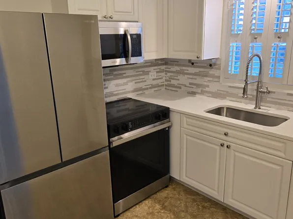 2304 Ringling Blvd APT 117, Sarasota, FL 34237