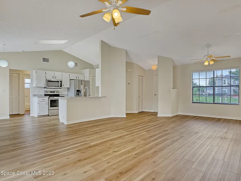 1460 Heartwellville St NW — Photo 6