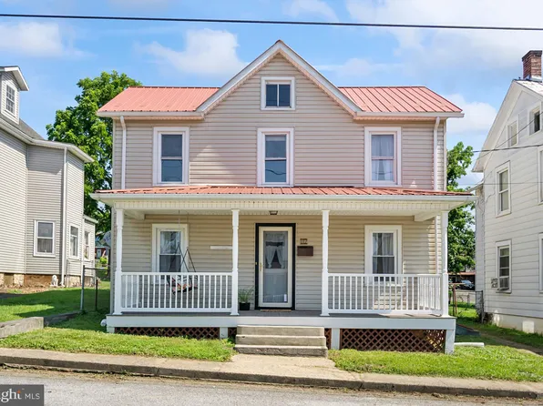 112 Washington St, Hancock, MD 21750